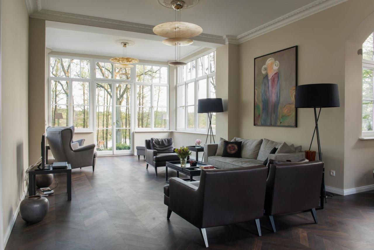 Herrenhaus Roeddelin Templin Buitenkant foto