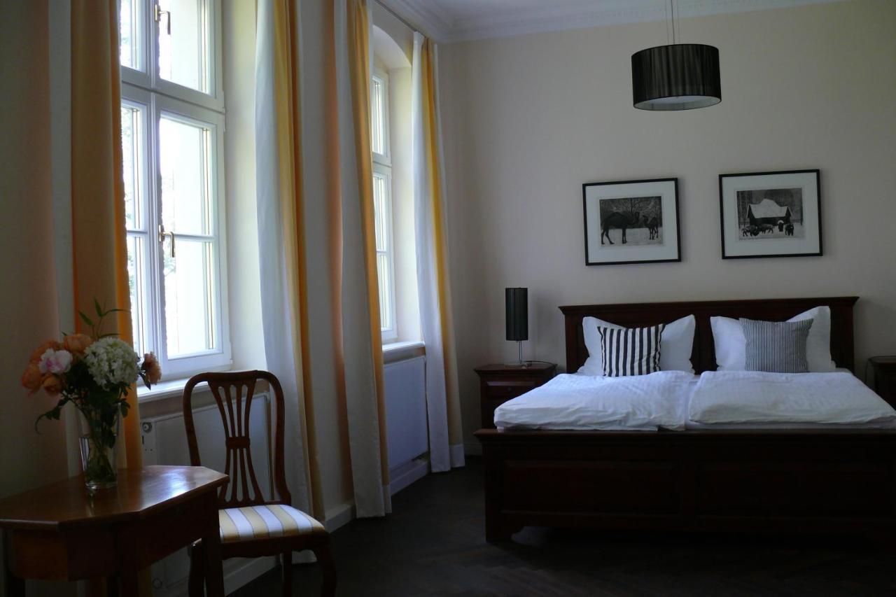 Herrenhaus Roeddelin Templin Buitenkant foto