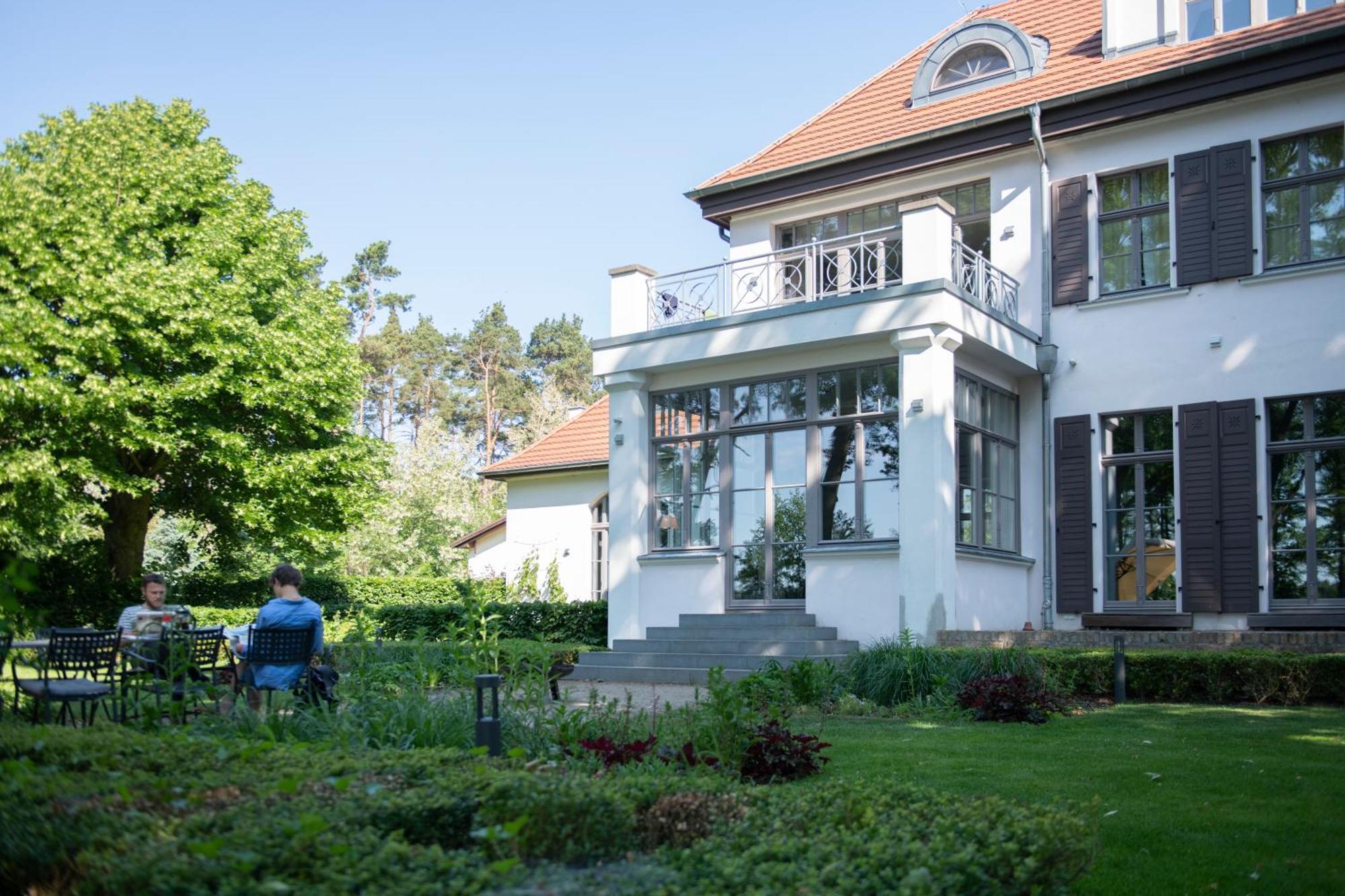 Herrenhaus Roeddelin Templin Buitenkant foto