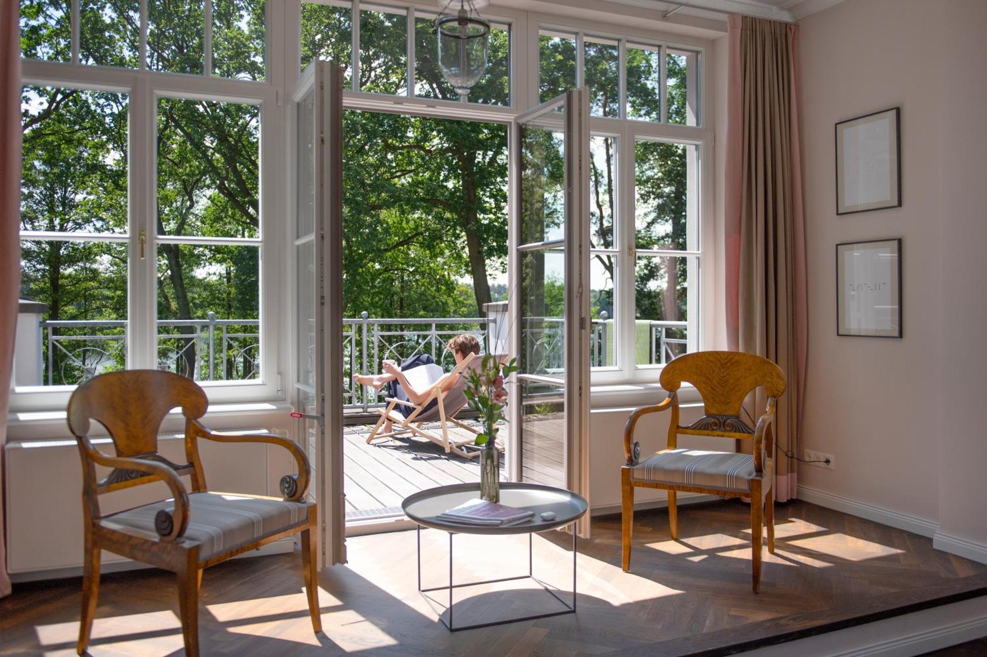 Herrenhaus Roeddelin Templin Buitenkant foto